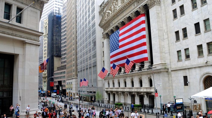 The Stock Exchanges in New York Mainly Opened With Losses on Monday
