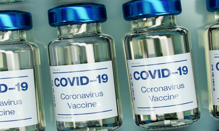 French Government Under Fire for Slow Vaccination Program
