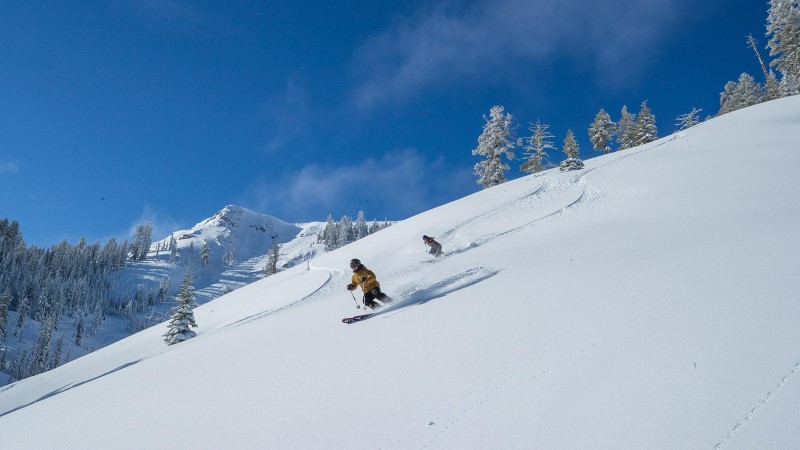 Ex-Corona Fire Ischgl in Austria Opens Ski Season in the Middle of Lockdown